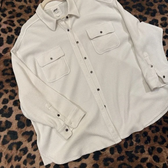 Textured Aerie White Long Sleeve Shirt - Picture 1 of 8